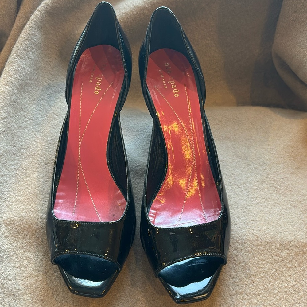 Kate Spade peep toe patent leather pumps. Sleek, sexy style. Good used condition